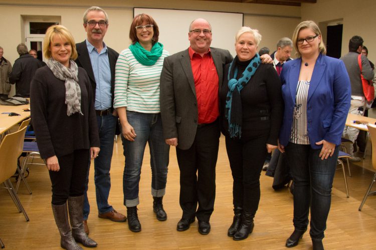 v.l. stellv. Vorsitzende Christiane Blatt (MdL), Vorsitzender Paul Hommes, die neue Schriftführerin Dagmar Galinowski, Kandidaten für die Regionalverbandsversammlung Norbert Degen, Sandra Bollinger-Drudi und Sandra Aveaux