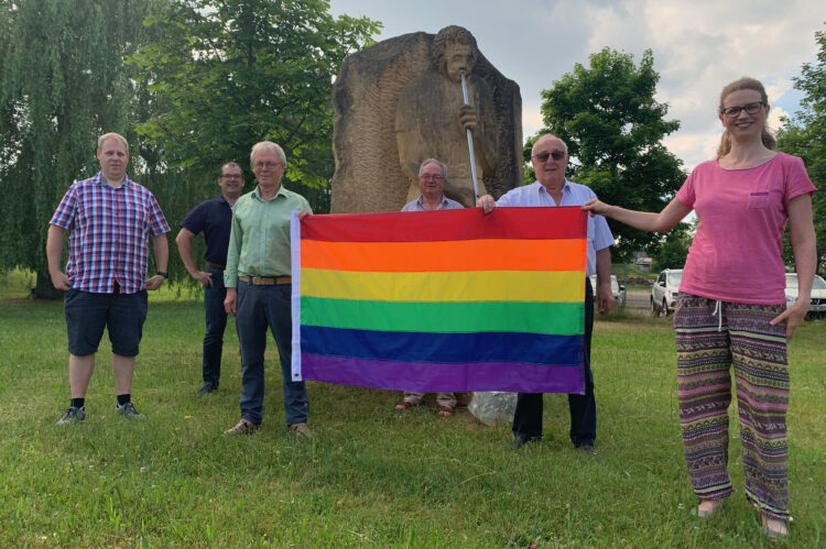 SPD-Fraktion mit Regenbogenflagge